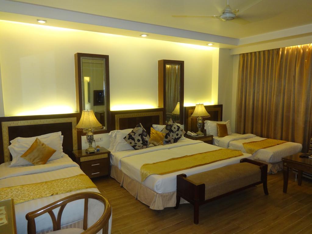 Hotel Picasso Paschim Vihar Delhi - Couple Friendly Local Ids Accepted Exterior photo